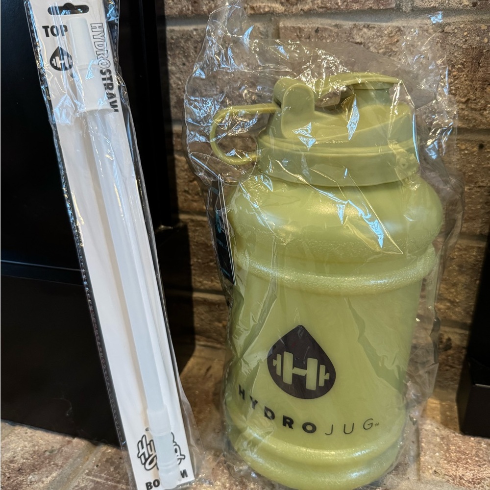 New hydrojug 73oz. plastic water bottle and straw